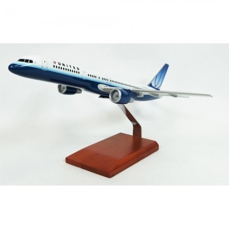 B757-200 UNITED MODEL 1/100 KB757UATR
